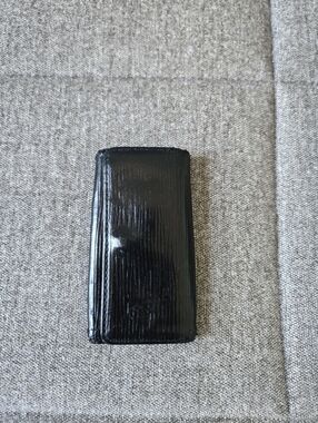 Authentic Louis Vuitton Black Epi Leather 4 Key Holder